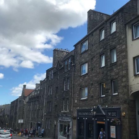 Crags View Apartment On The Royal Mile Edimburgo Exterior foto