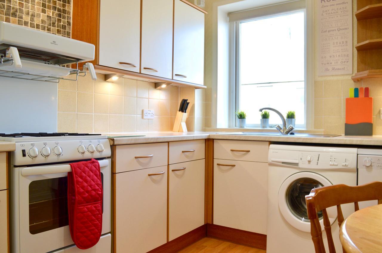 Crags View Apartment On The Royal Mile Edimburgo Exterior foto