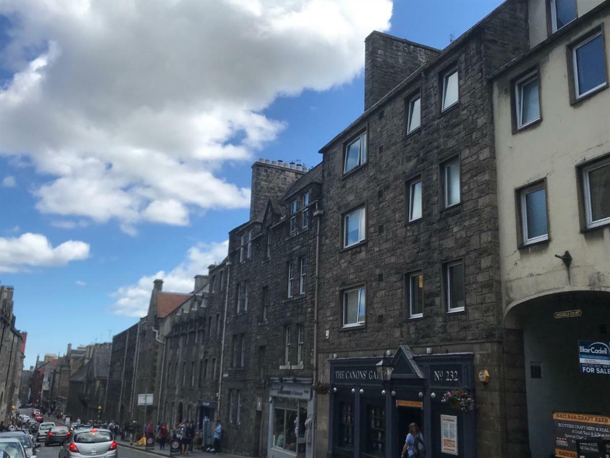 Crags View Apartment On The Royal Mile Edimburgo Exterior foto